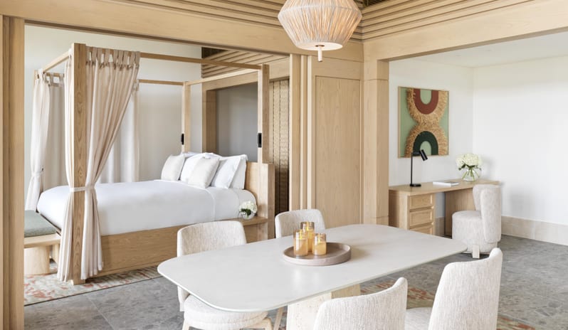 Signature Palm Suite Dining Room